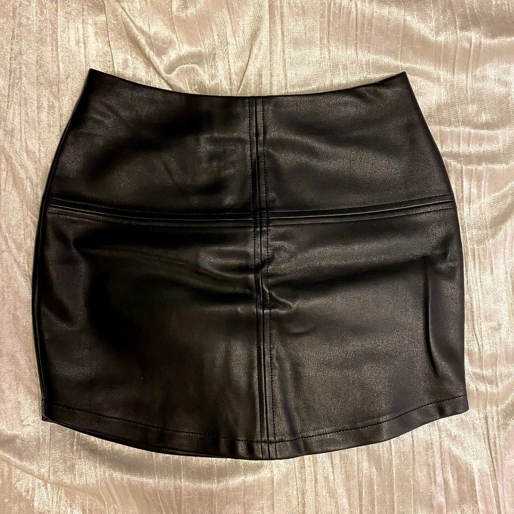 XS Lulu's Faux Leather Skirt